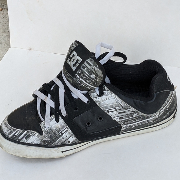 classic dc skate shoes